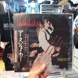 EARTHSHAKER - FUGITIVE