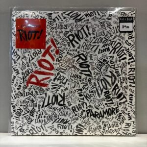 PARAMORE - RIOT!