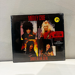 MÖTLEY CRÜE - SHOUT AT THE DEVIL