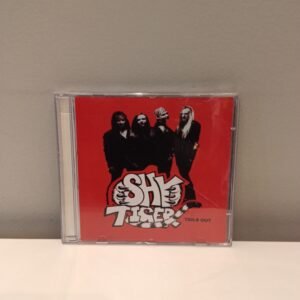 SHY TIGER - TAILS OUT