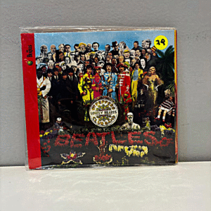 THE BEATLES - SGT. PEPPER'S LONELY HEARTS CLUB BAND